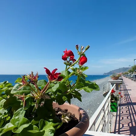 Bed & Breakfast La Zagara Furci Siculo